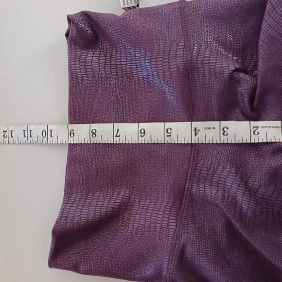 DYI Movement Tight Sz XS Burgundy Reptile Foil Leggings - Picture 12 of 12